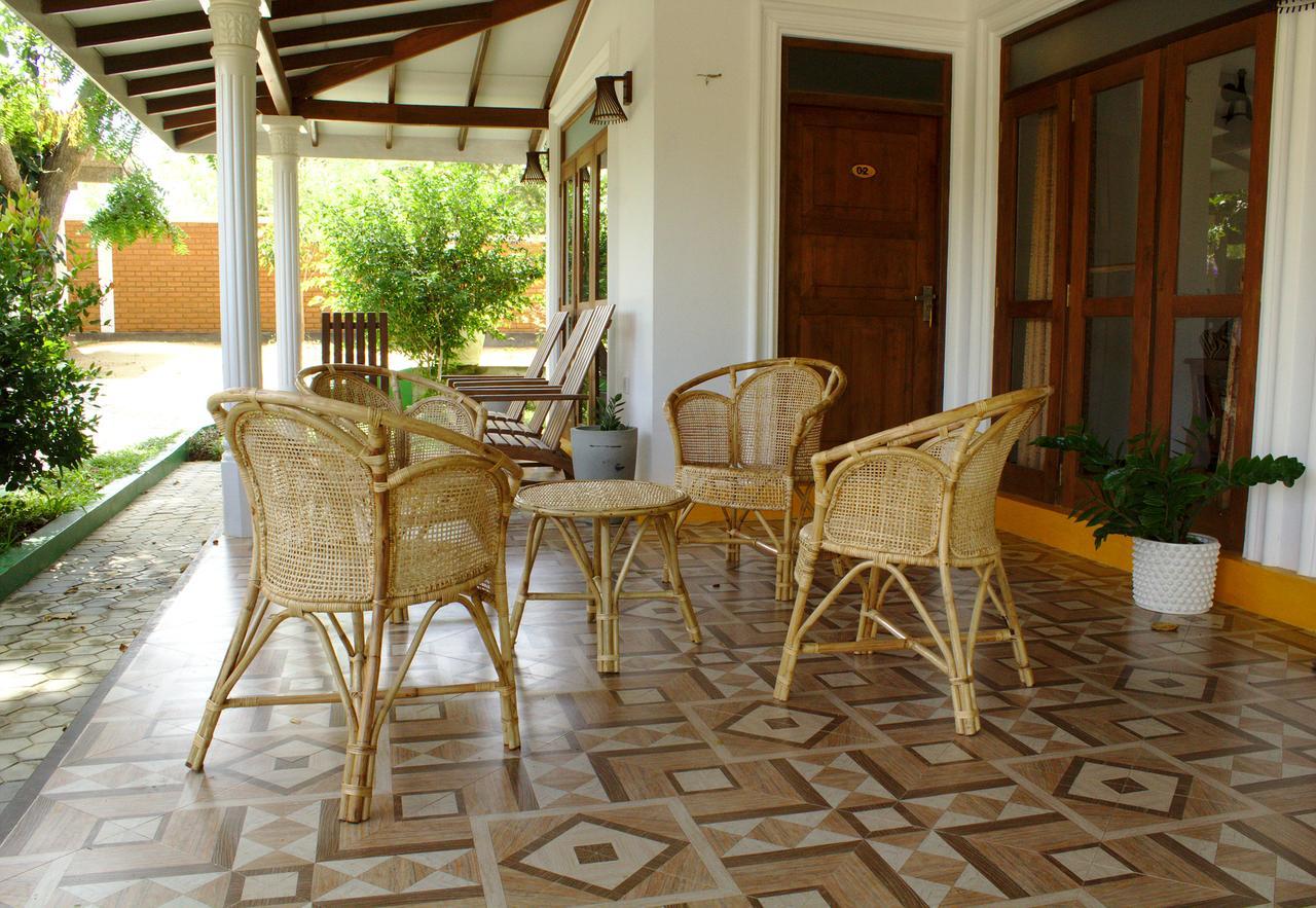 Naturehawks Safari Villa Тиссамахарама Экстерьер фото